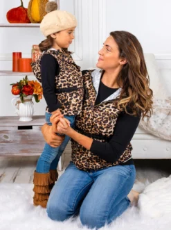 Mommy & Me Top & Leopard Hoodie Vest Set 10 Mommy & Me Top & Leopard Hoodie Vest Set -Kid's Apparel Sales 20200617 MG 9302 01aab781 33ee 4753 9667 2875ffb639a8