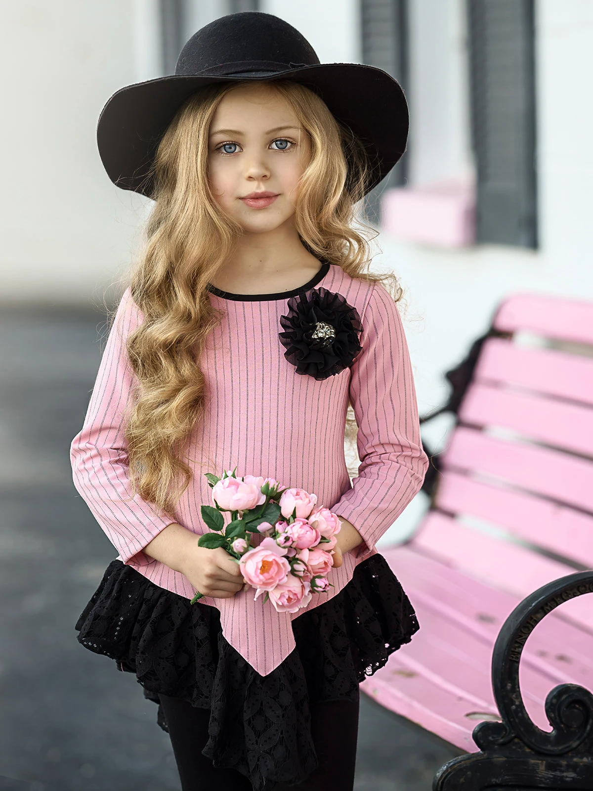 Fine Lines Lace Tunic & Trimmed Legging Set 3 Fine Lines Lace Tunic & Trimmed Legging Set - Image 3